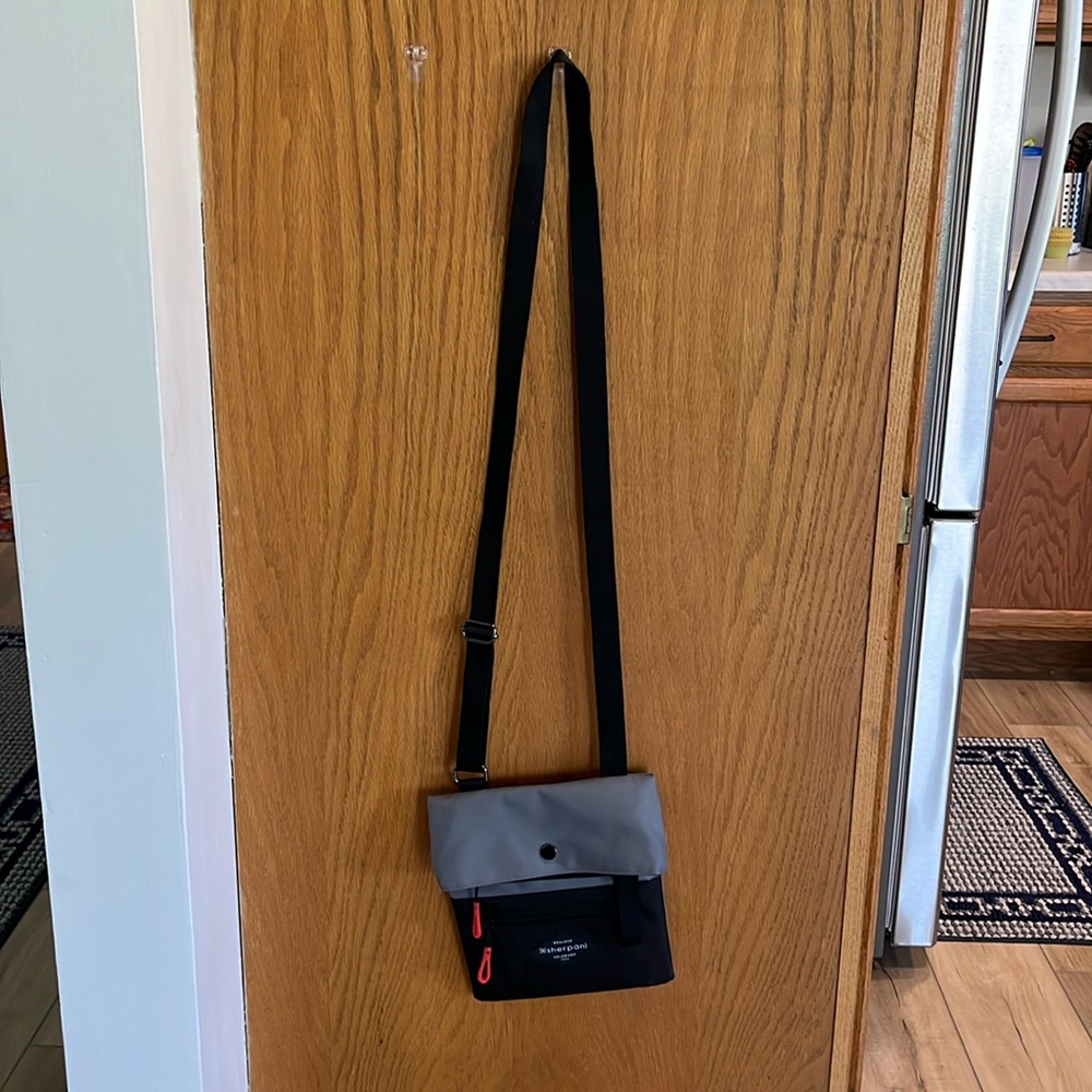 Sherpani crossbody purse